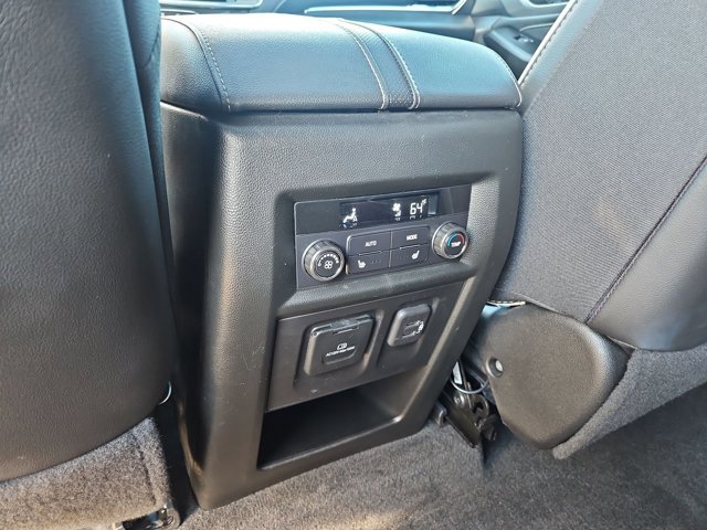 Used 2023 Chevrolet Traverse Premier w/ Redline Edition image 17