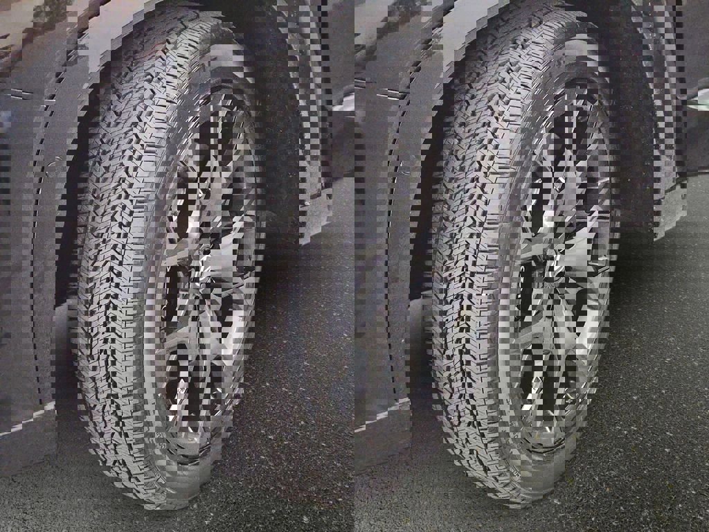 New 2026 Lexus TX 500h AWD image 32