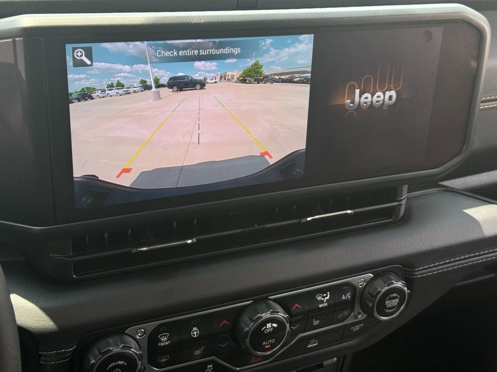 Used 2025 Jeep Gladiator Mojave AWD/4WD image 20