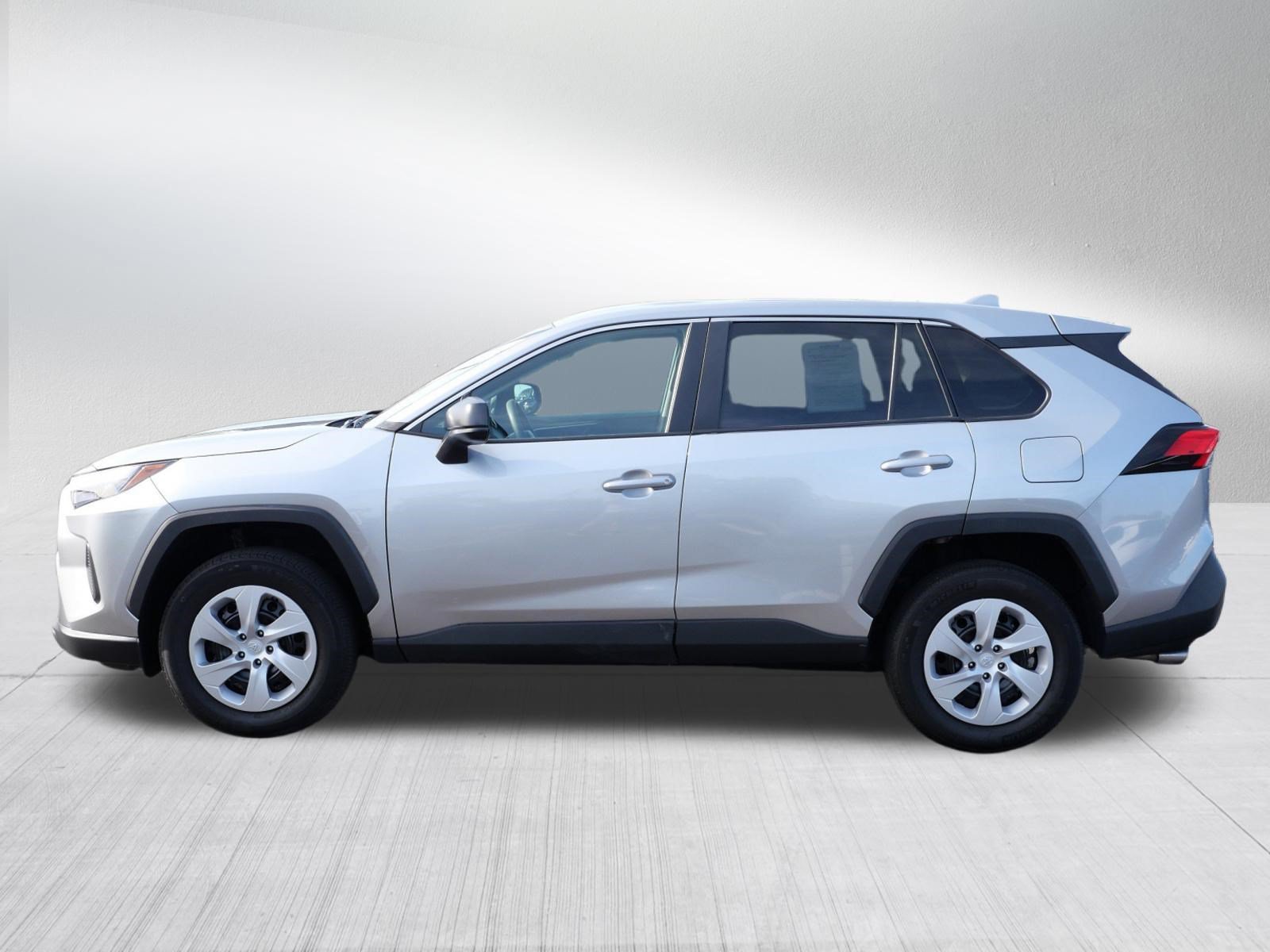 Certified 2025 Toyota RAV4 LE AWD/4WD image 4