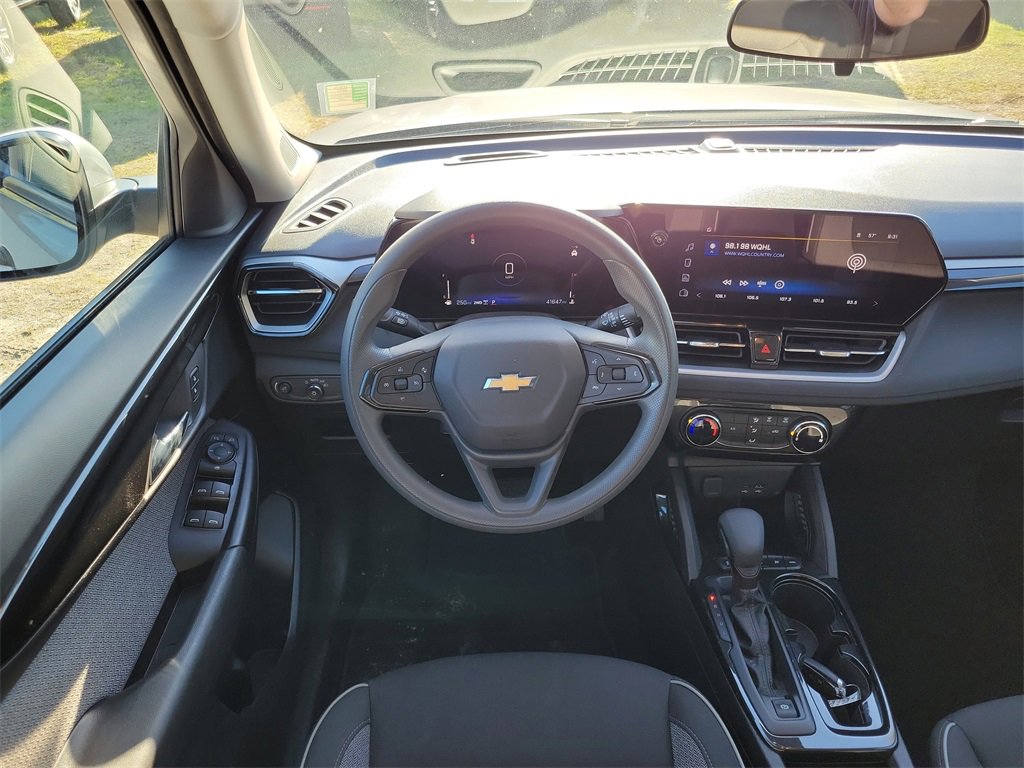 Used 2025 Chevrolet TrailBlazer LT image 27