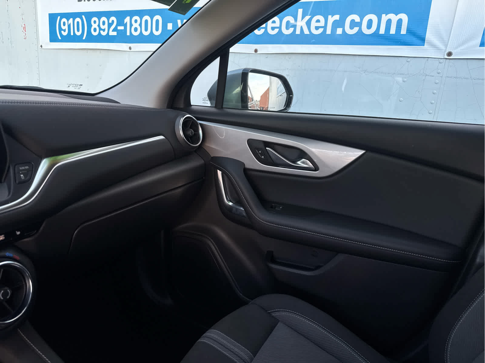 Used 2024 Chevrolet Blazer LT w/ Convenience Package FWD image 28
