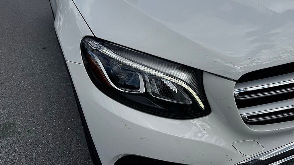 Used 2019 Mercedes-Benz GLC 300 4MATIC image 9