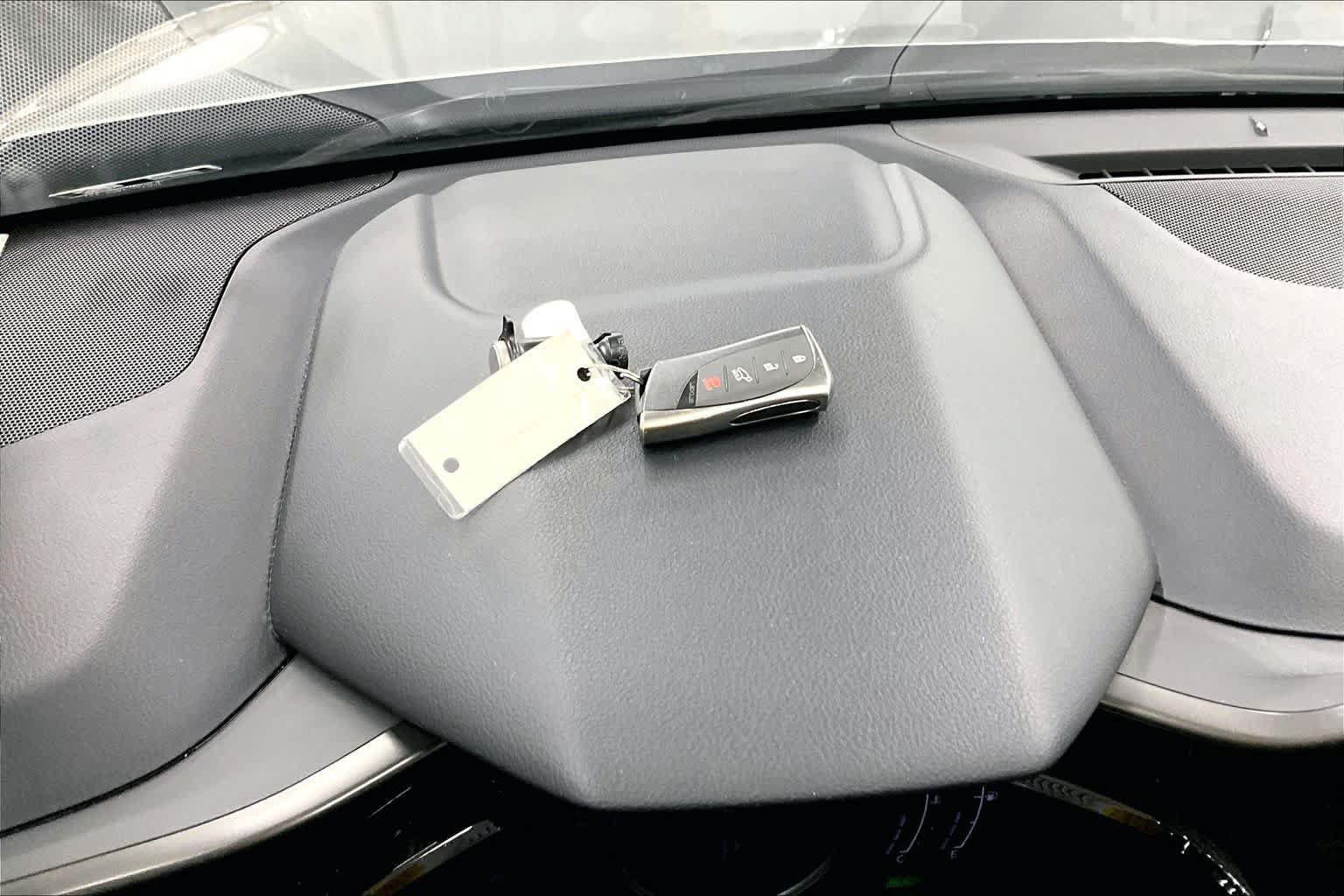 Used 2022 Lexus NX 350h AWD image 15