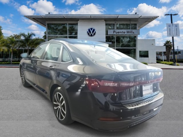 New 2025 Volkswagen Jetta SE FWD image 5