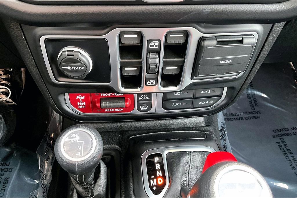 Used 2025 Jeep Wrangler Unlimited Rubicon AWD/4WD image 32