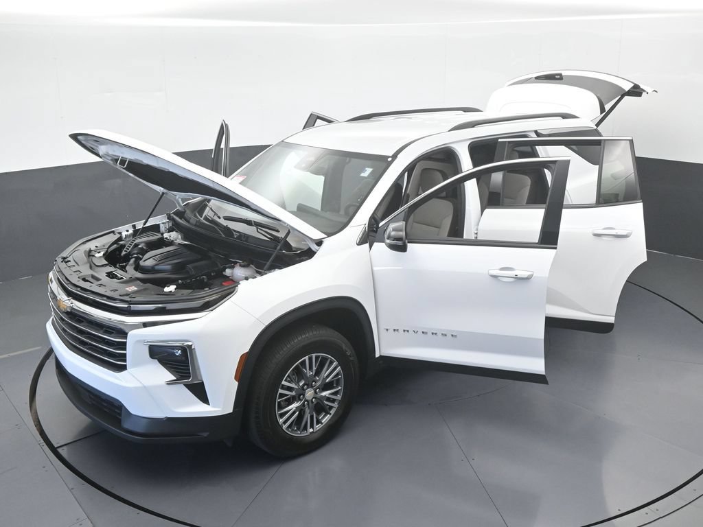 Used 2025 Chevrolet Traverse LT FWD image 68