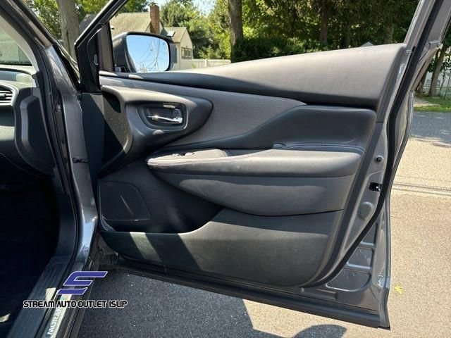 Used 2022 Nissan Murano SL w/ Cargo Package image 13