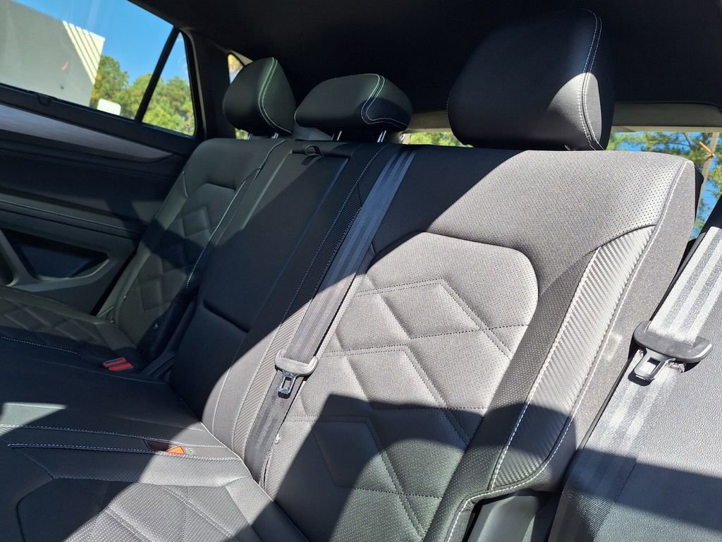 New 2026 Volkswagen Atlas Cross Sport SE image 24