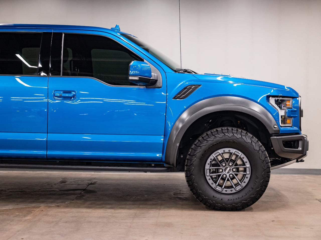 Used 2020 Ford F150 Raptor w/ Equipment Group 802A Luxury AWD/4WD image 28