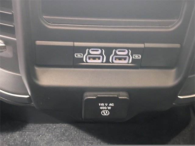 New 2026 RAM 1500 4x4 Crew Cab image 3