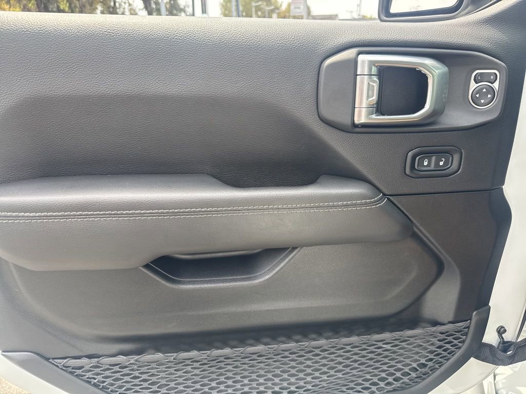 Certified 2023 Jeep Wrangler Unlimited Rubicon 4xe w/ Steel Bumper Group image 15