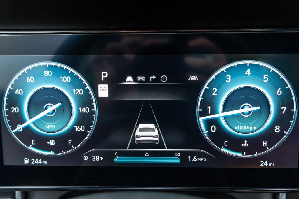 New 2025 Hyundai Elantra Limited image 26