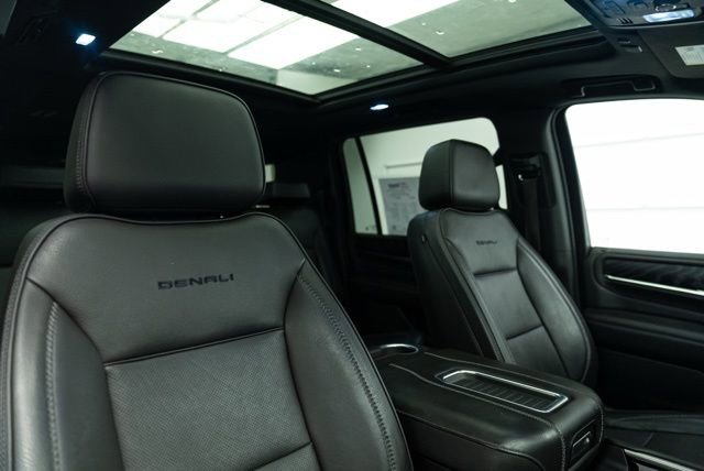 Used 2023 GMC Yukon XL Denali image 14