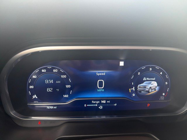 Used 2023 Chevrolet Suburban LT RWD image 7
