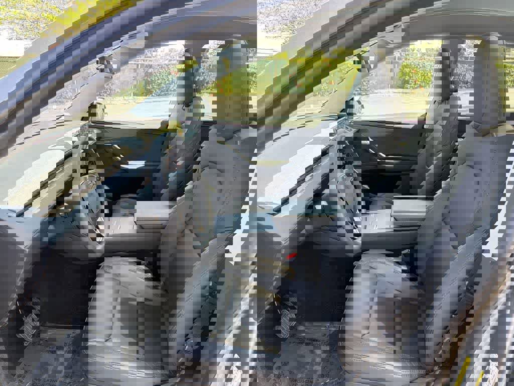 Used 2026 Tesla Model Y AWD image 26