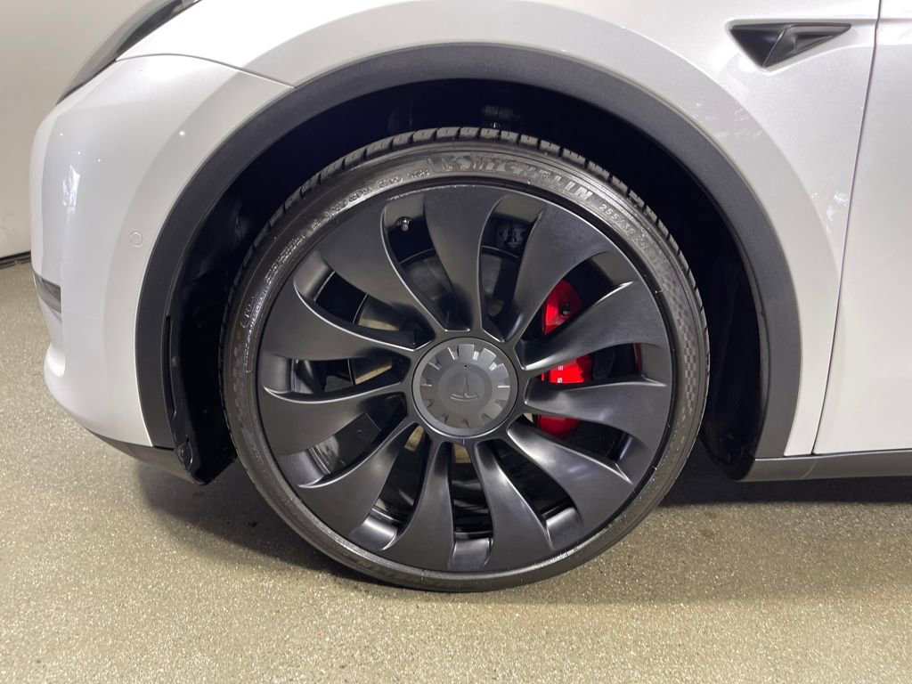 Used 2022 Tesla Model Y Performance image 11
