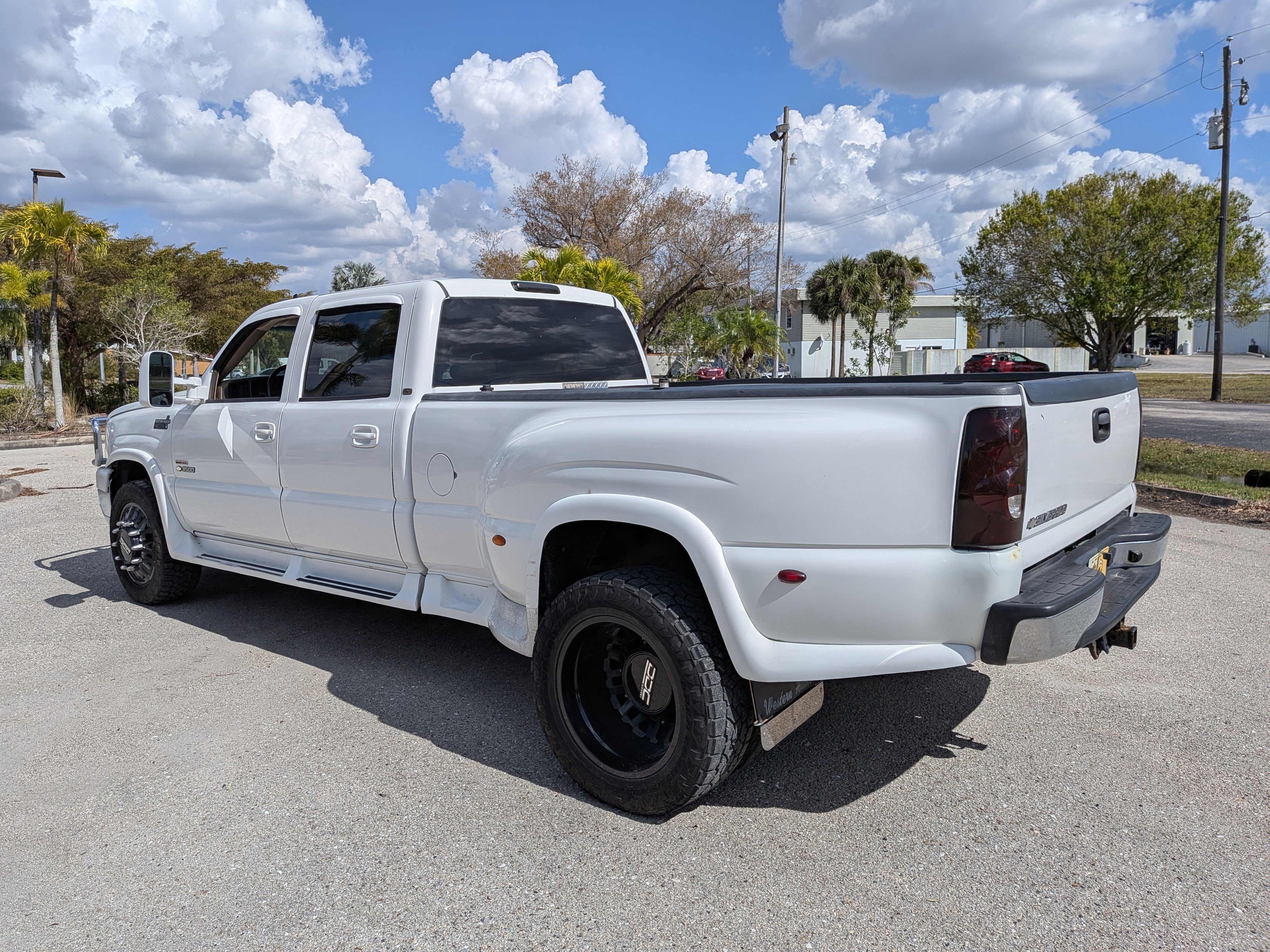 Used 2006 Chevrolet Silverado 3500 LT w/ Onstar Plus Package image 6