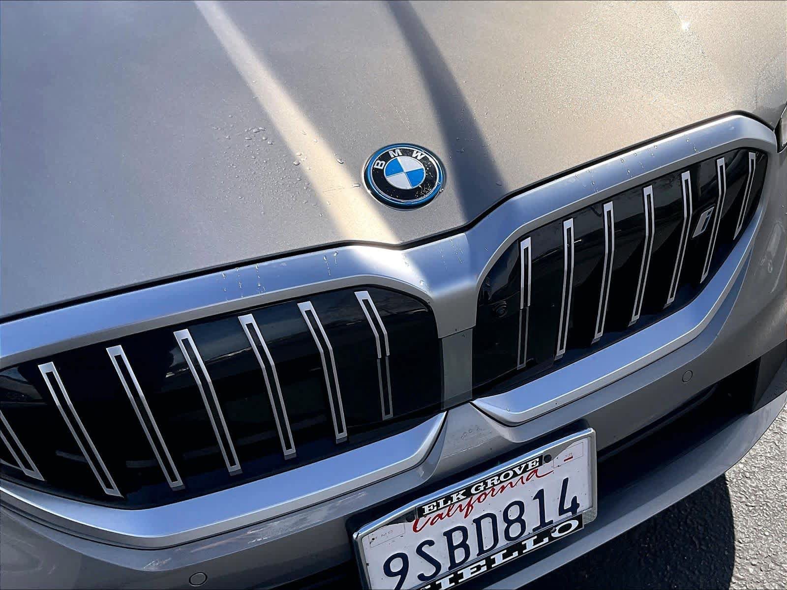 Certified 2025 BMW i5 xDrive40 w/ Premium Package image 31