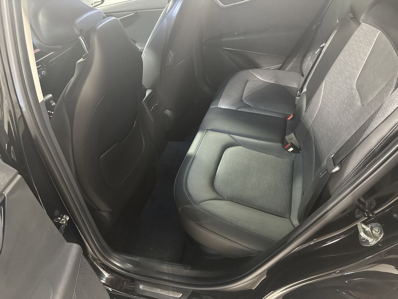 Certified 2025 Kia Niro SX Touring image 30