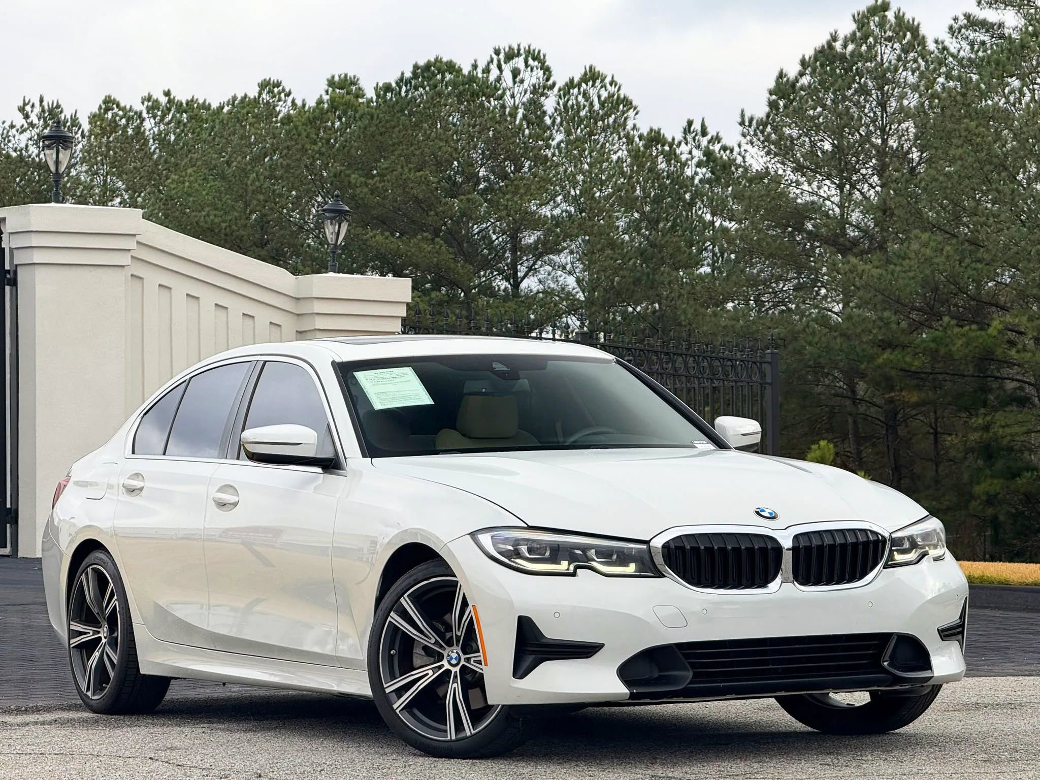 Used 2020 BMW 330i Sedan w/ Convenience Package image 4