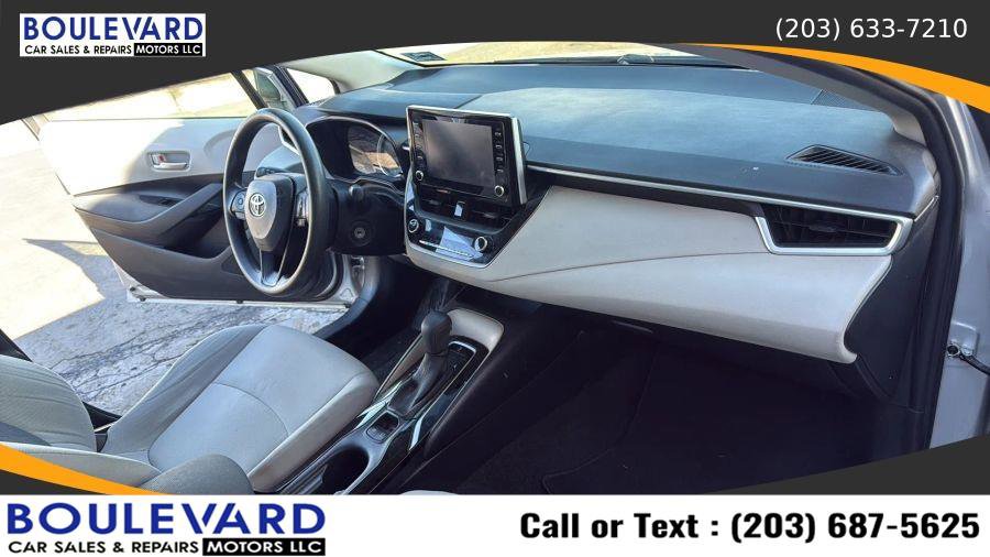 Used 2020 Toyota Corolla LE w/ Carpet Mat Package (TMS) FWD image 24