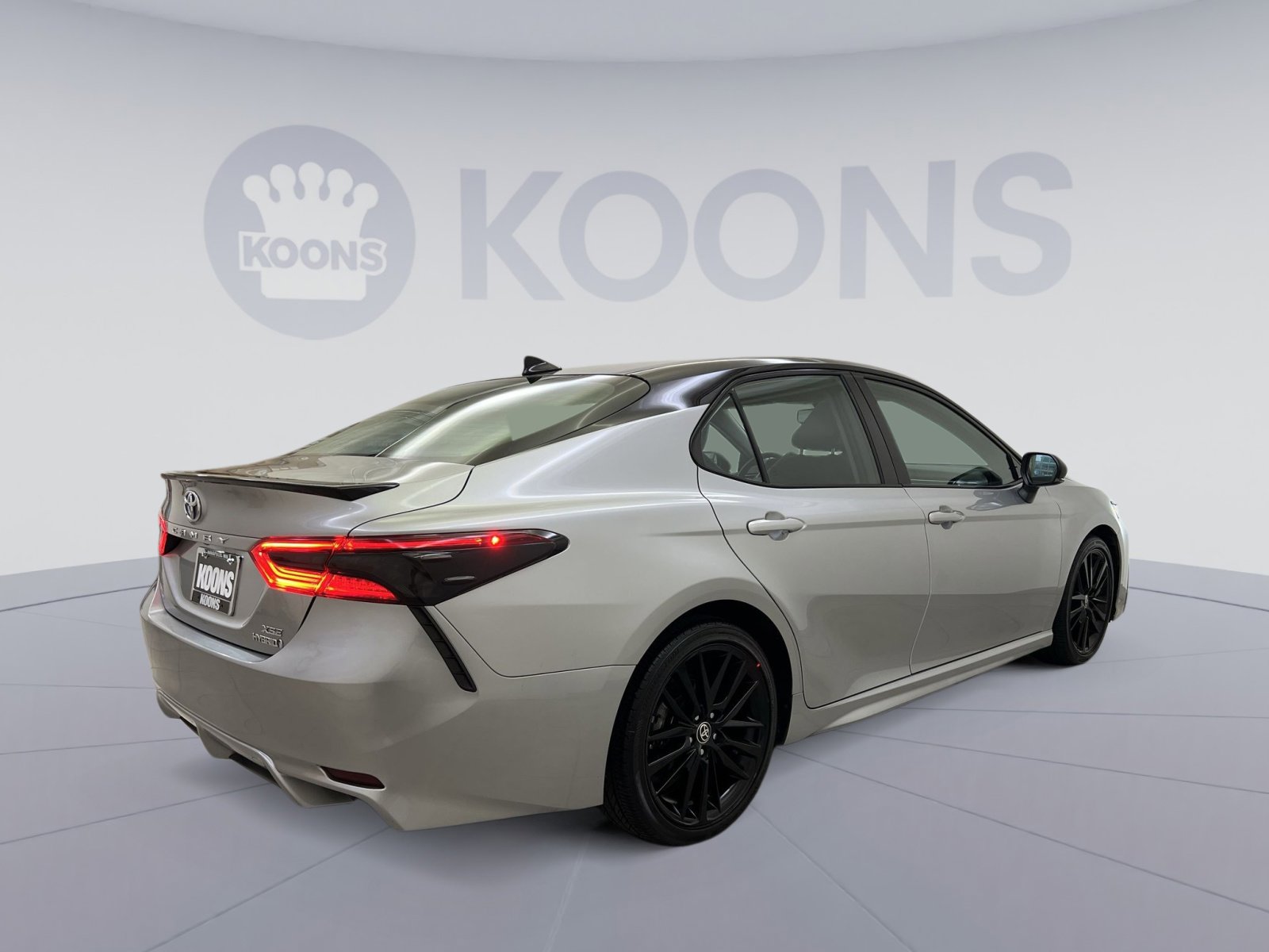 Used 2022 Toyota Camry XSE image 5