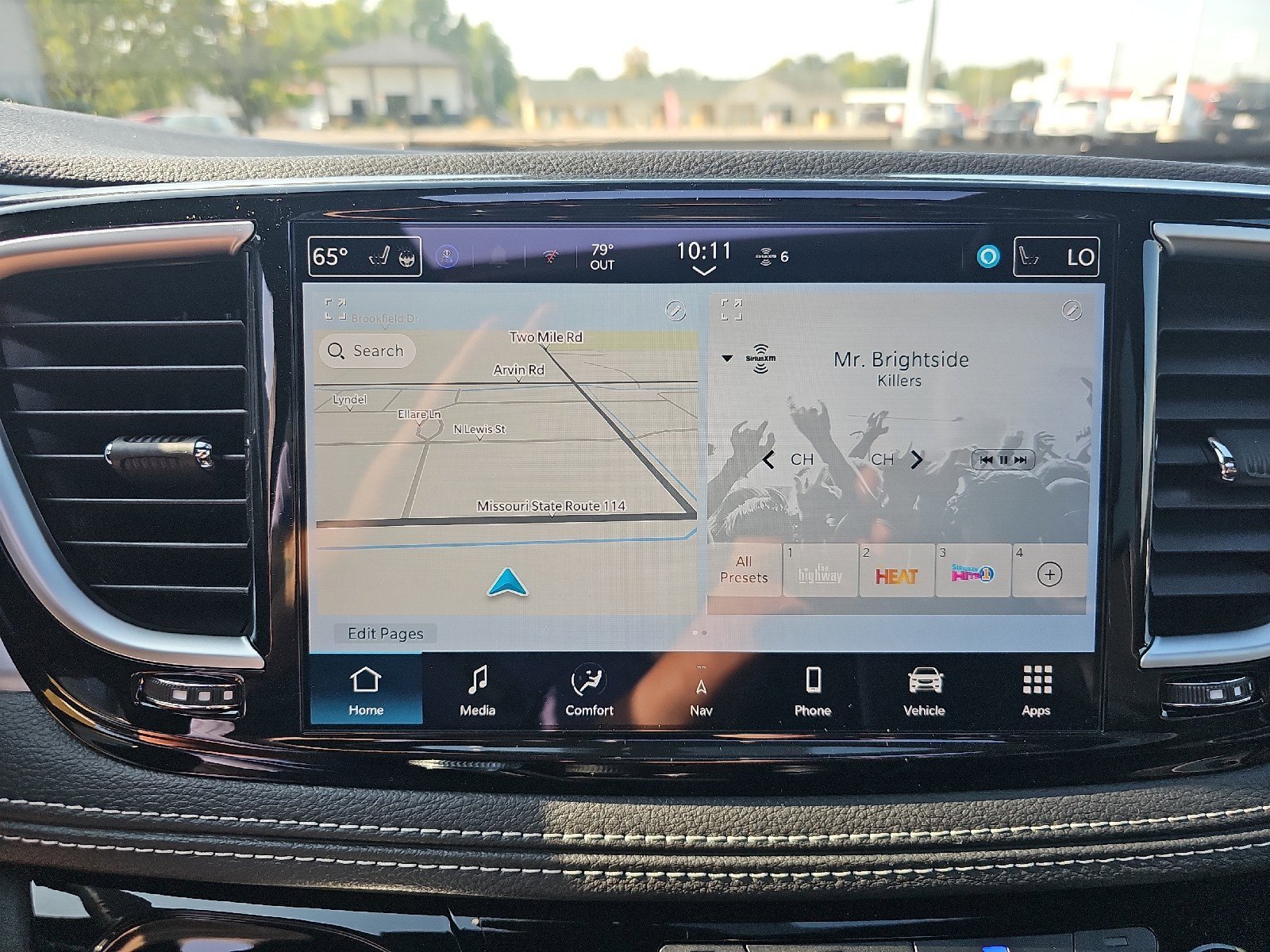 New 2026 Chrysler Pacifica Limited image 17