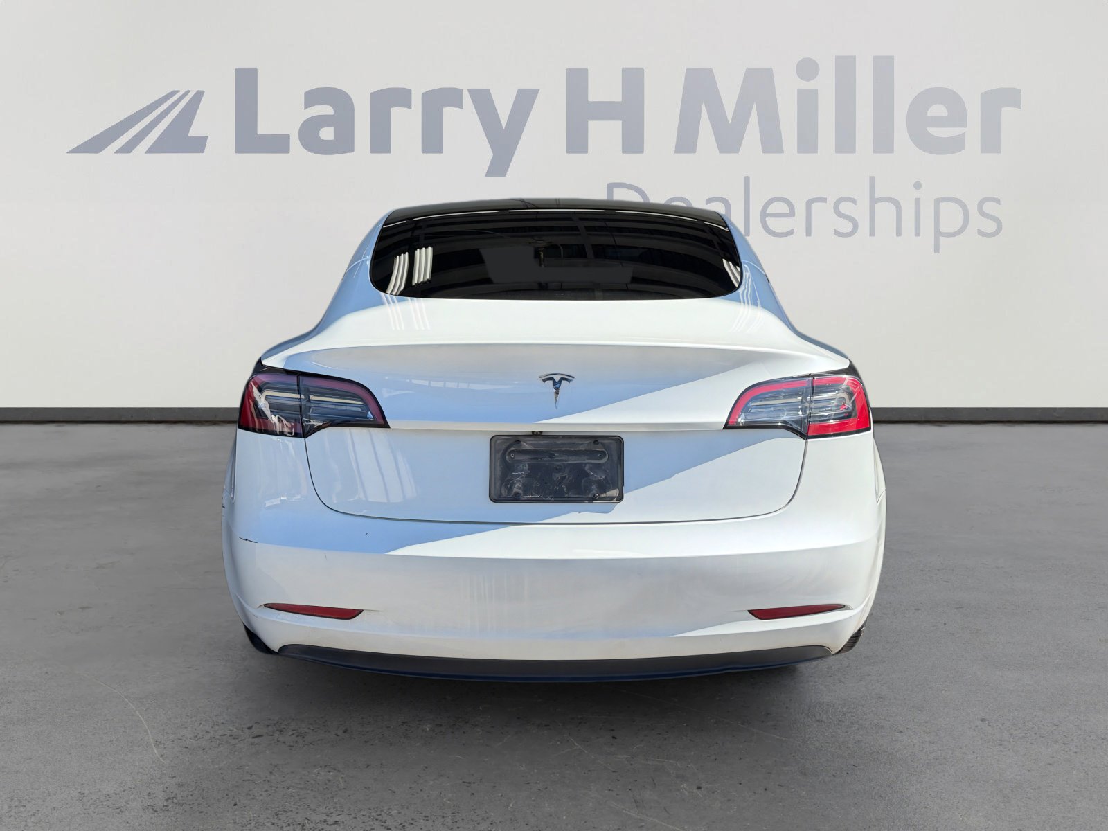 Used 2023 Tesla Model 3 Standard Range RWD image 4