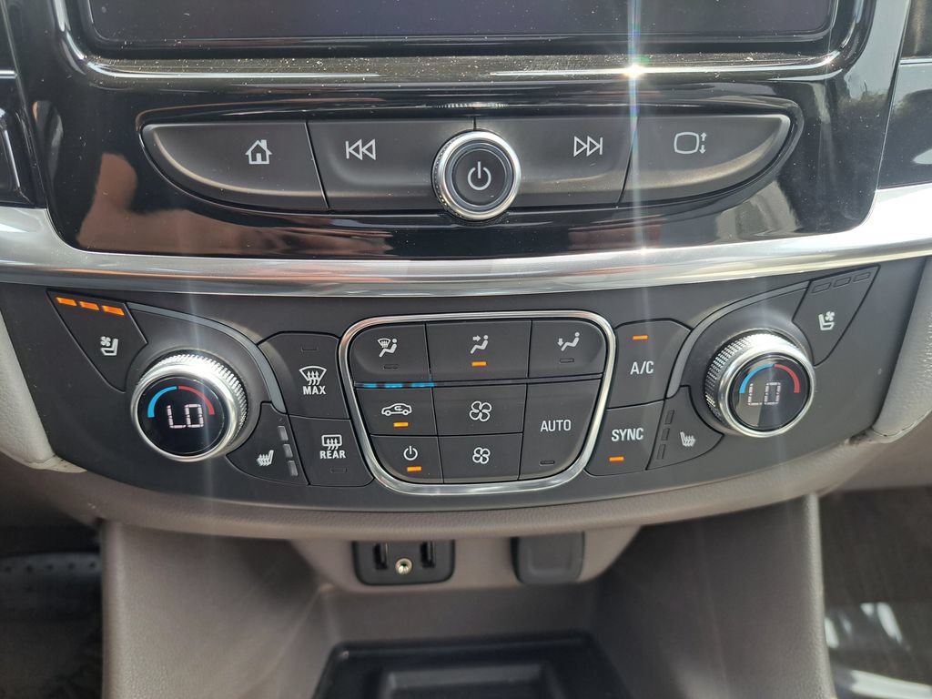 Used 2019 Chevrolet Traverse Premier w/ Driver Confidence II Package FWD image 20