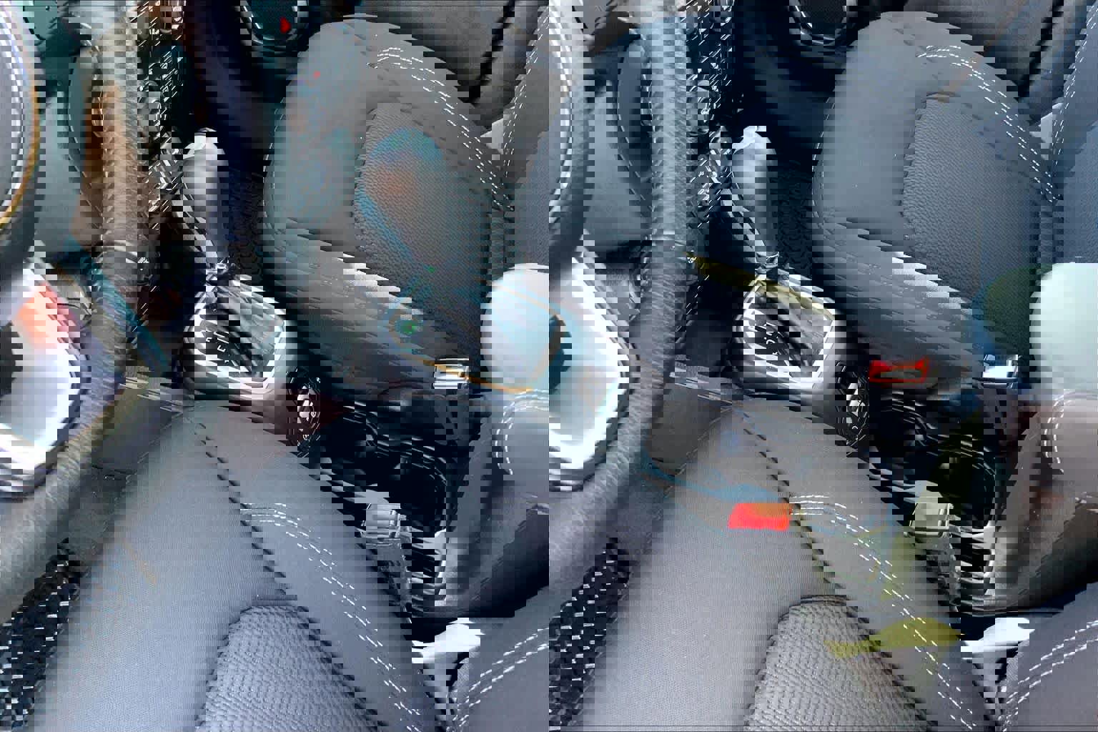 Used 2023 Jeep Renegade Latitude w/ Premium Group image 31