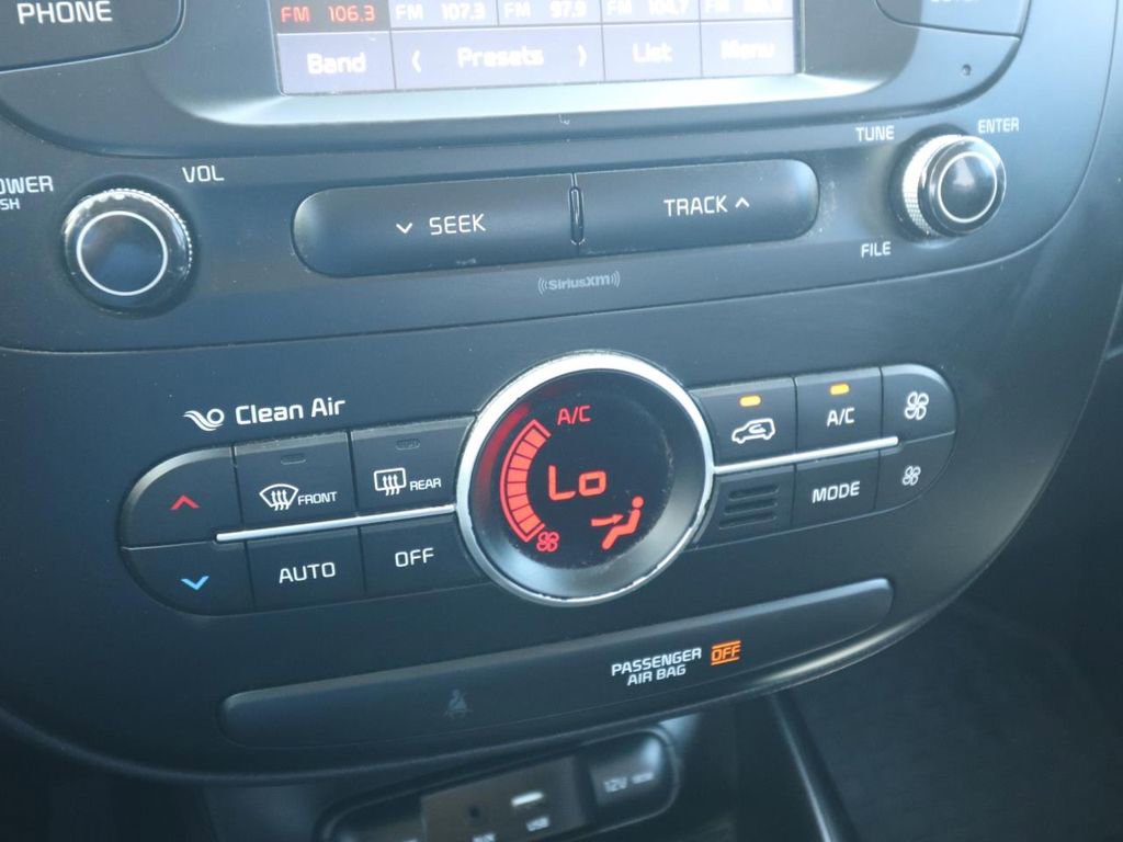 Used 2017 Kia Soul + image 21