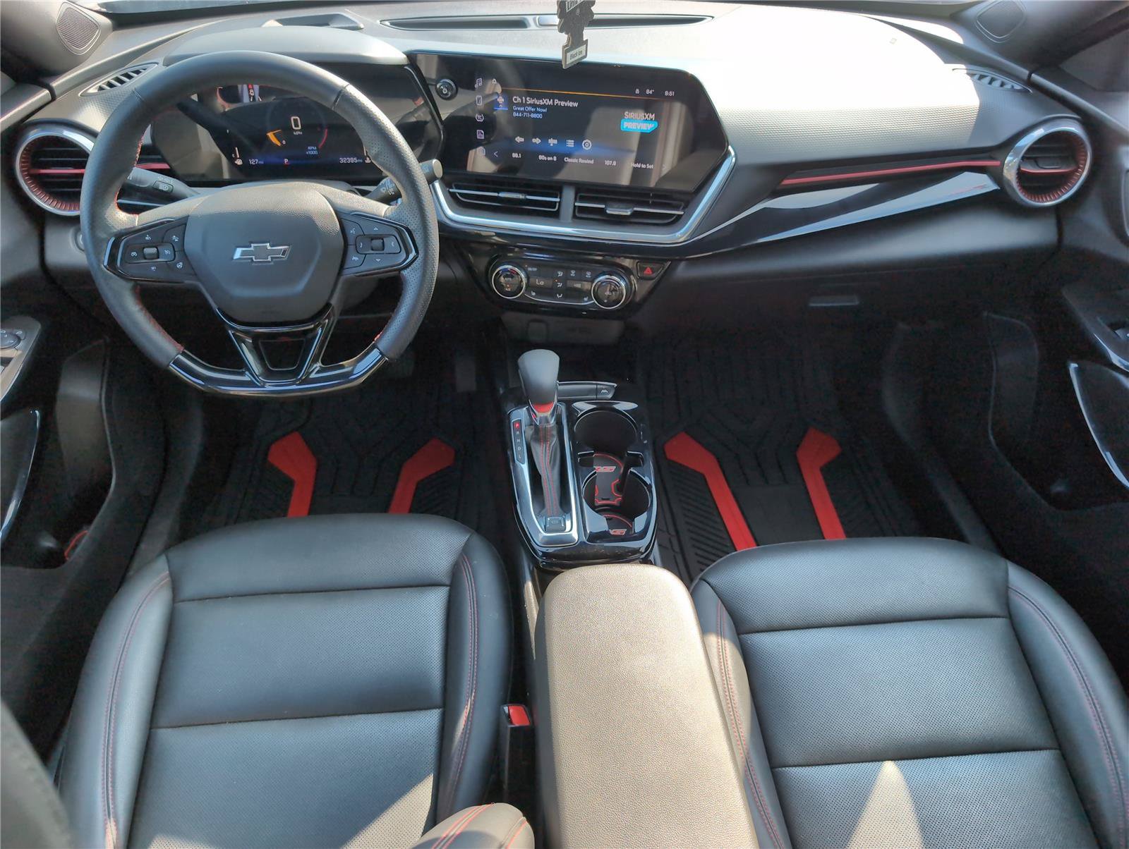Used 2025 Chevrolet Trax RS w/ Sunroof Package FWD image 33
