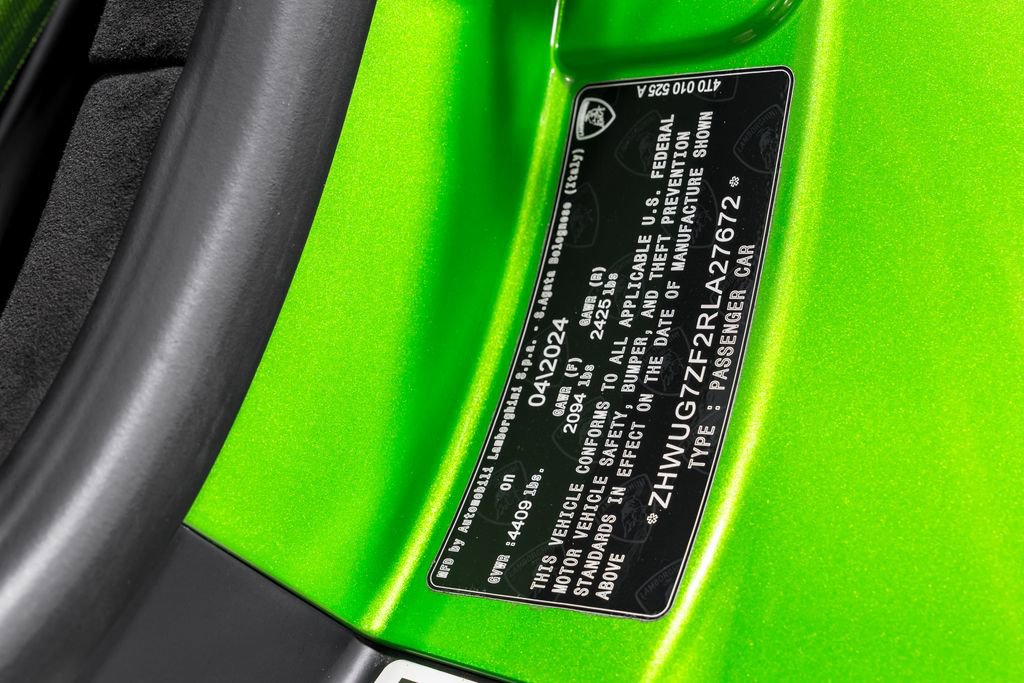 Used 2024 Lamborghini Huracan Sterrato image 11