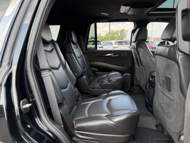 Used 2020 Cadillac Escalade Platinum AWD/4WD image 17