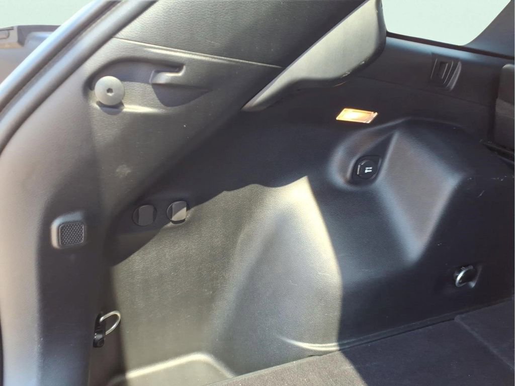 Used 2020 Jeep Cherokee Latitude Plus w/ Cold Weather Group image 14