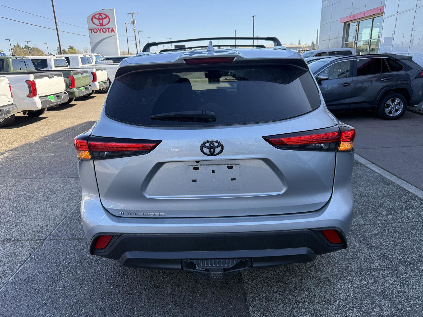 Used 2022 Toyota Highlander XLE image 5