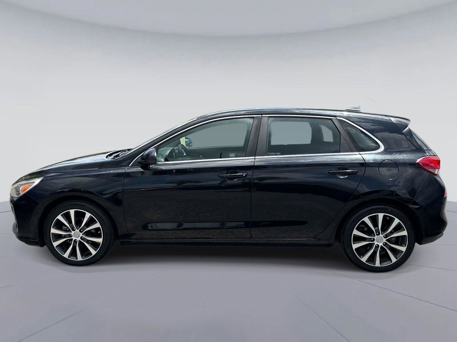 Used 2018 Hyundai Elantra GT FWD image 7