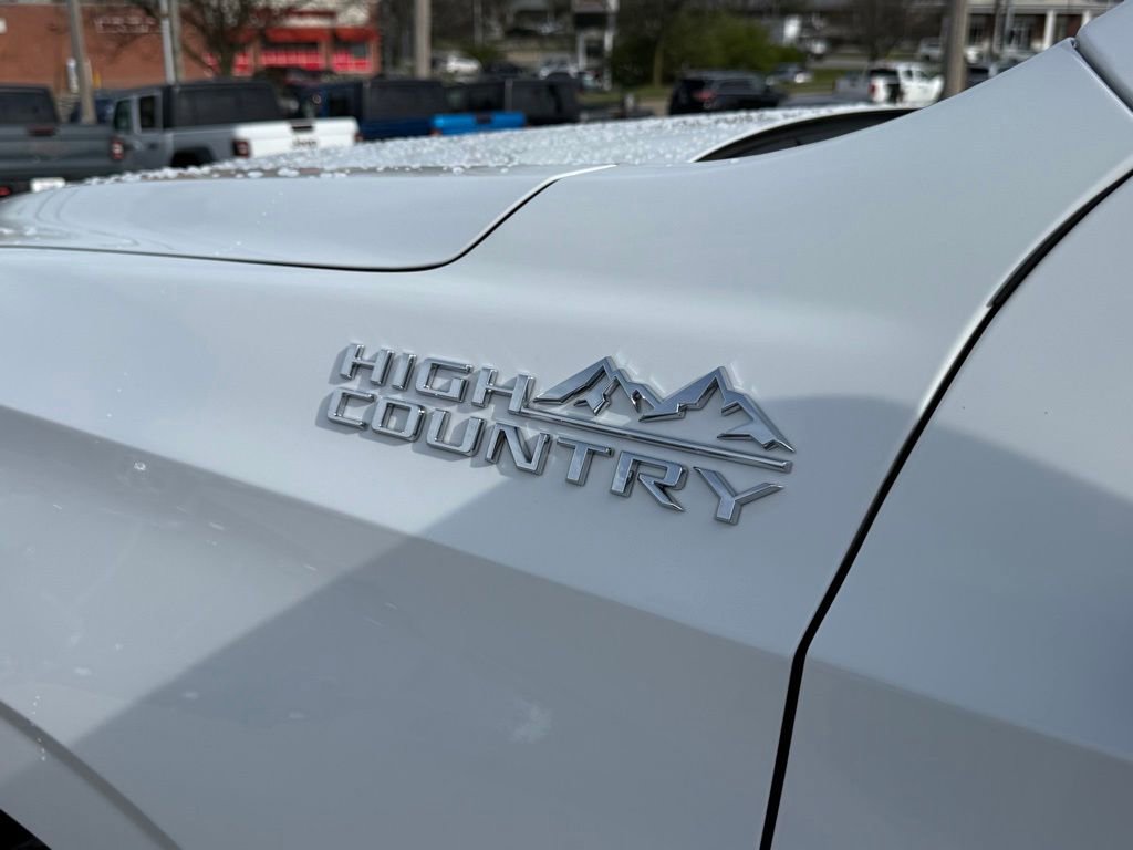 Used 2023 Chevrolet Tahoe High Country w/ Premium Package 2 AWD/4WD image 10