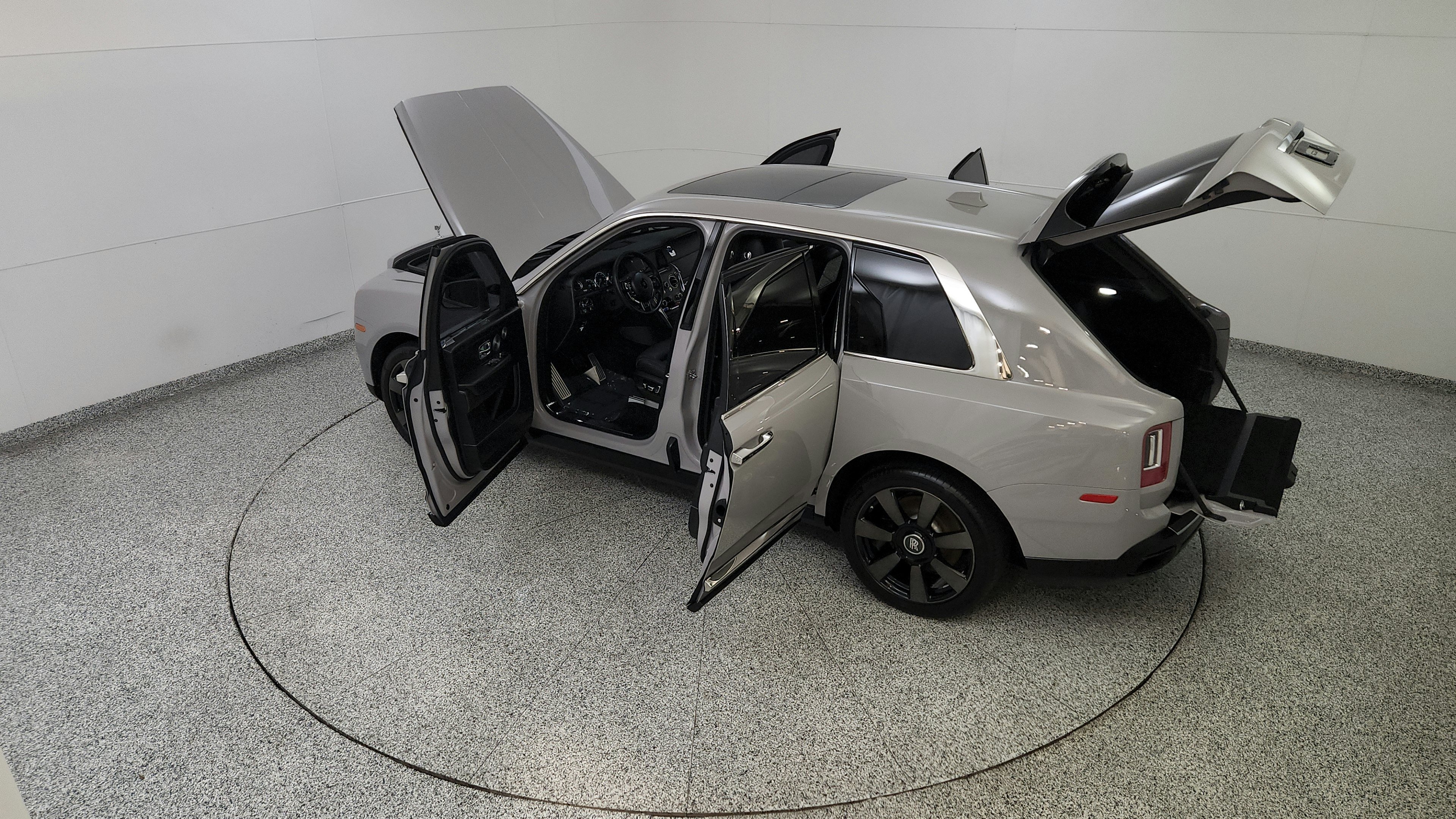 Used 2021 Rolls-Royce Cullinan AWD/4WD image 18