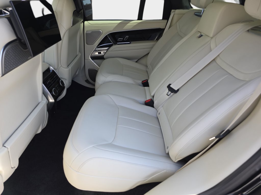 Used 2024 Land Rover Range Rover Autobiography AWD/4WD image 14