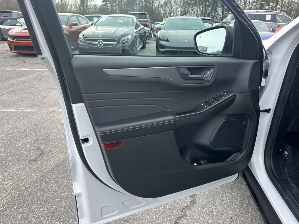 Used 2024 Ford Escape Active image 23