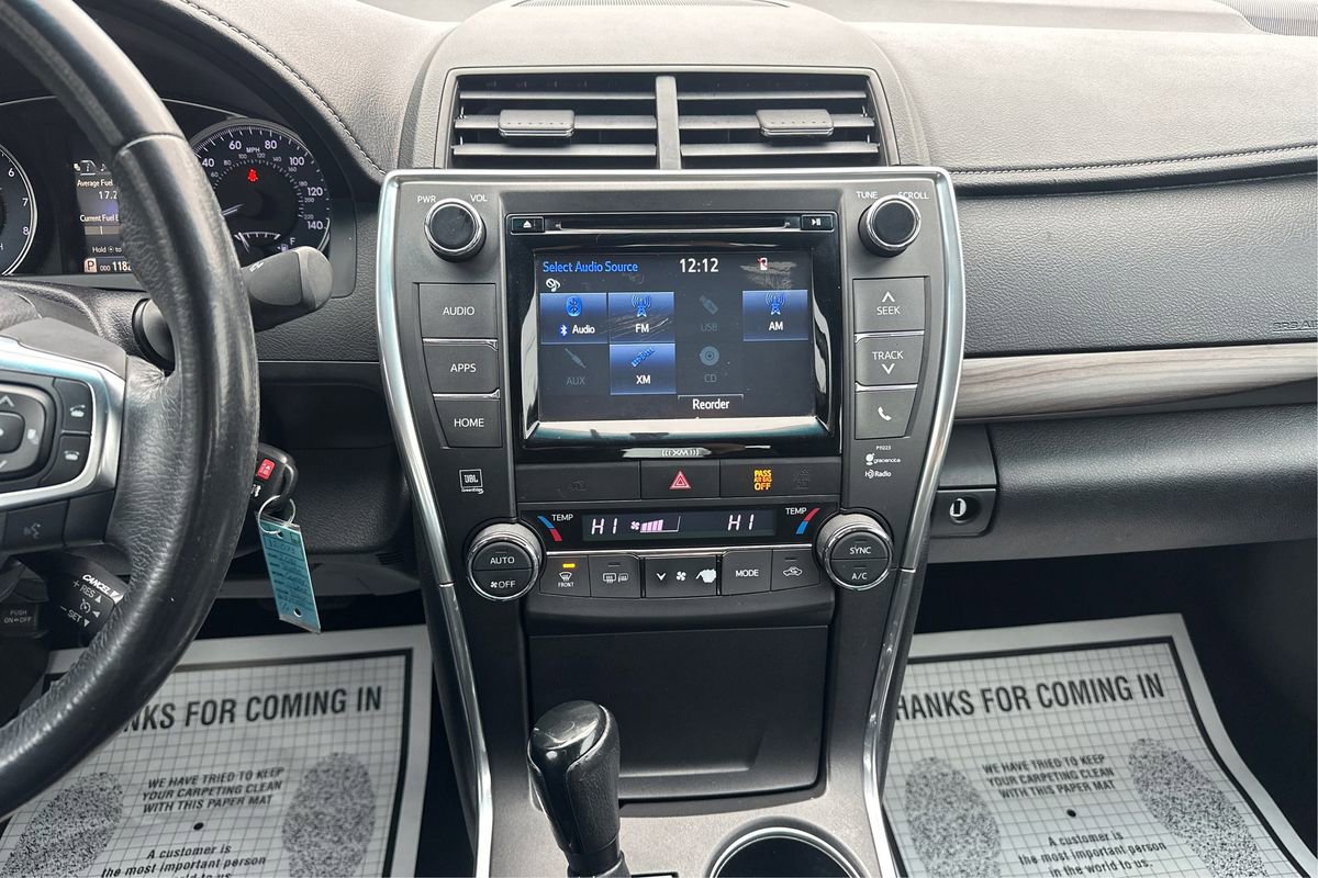 Used 2017 Toyota Camry XLE image 12