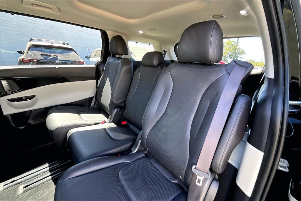 Used 2024 Kia Carnival SX Prestige FWD image 17