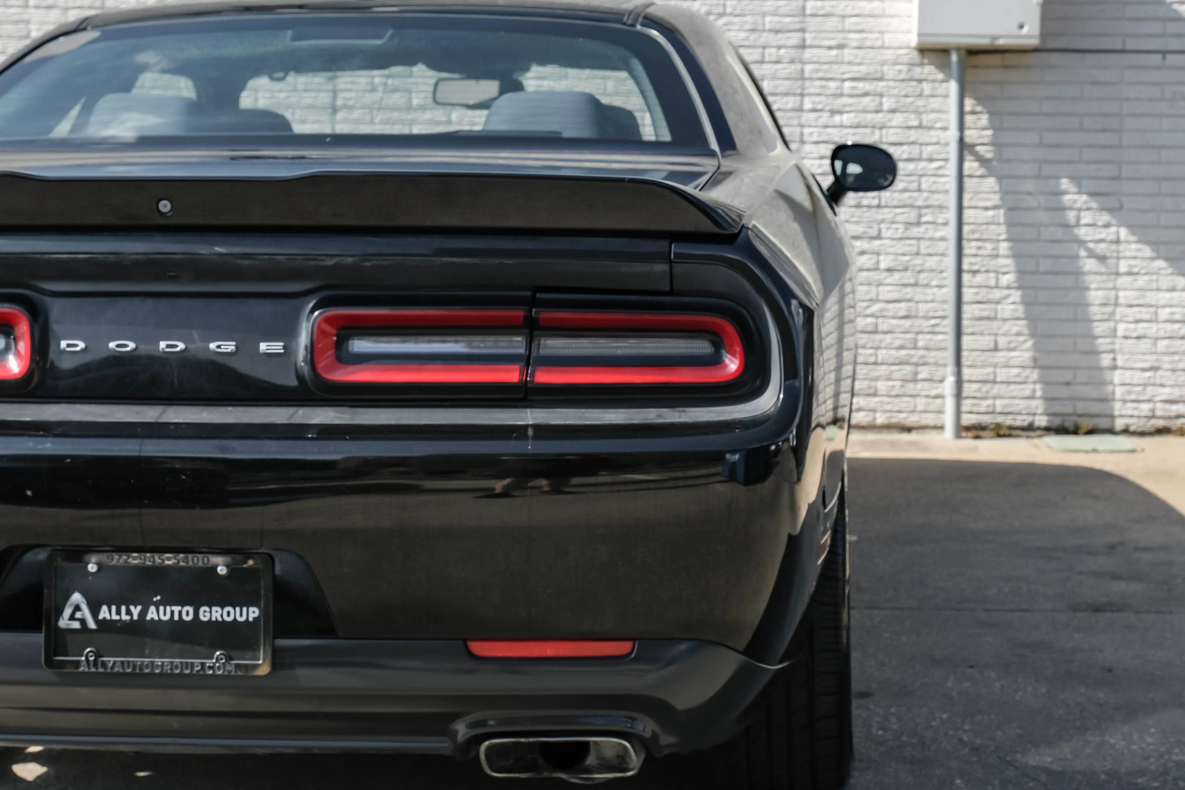 Used 2018 Dodge Challenger R/T RWD image 38