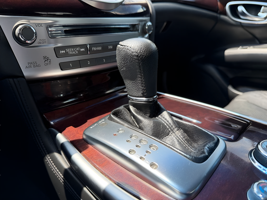Used 2012 INFINITI M35 w/ Premium Pkg RWD image 46