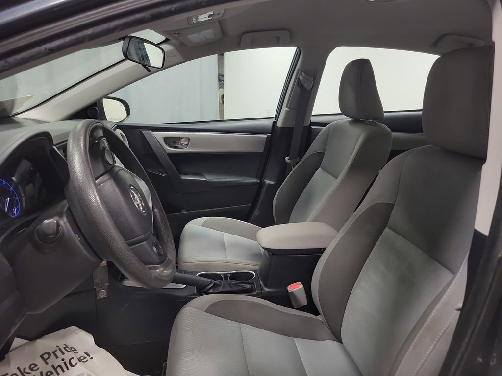 Used 2017 Toyota Corolla LE image 12