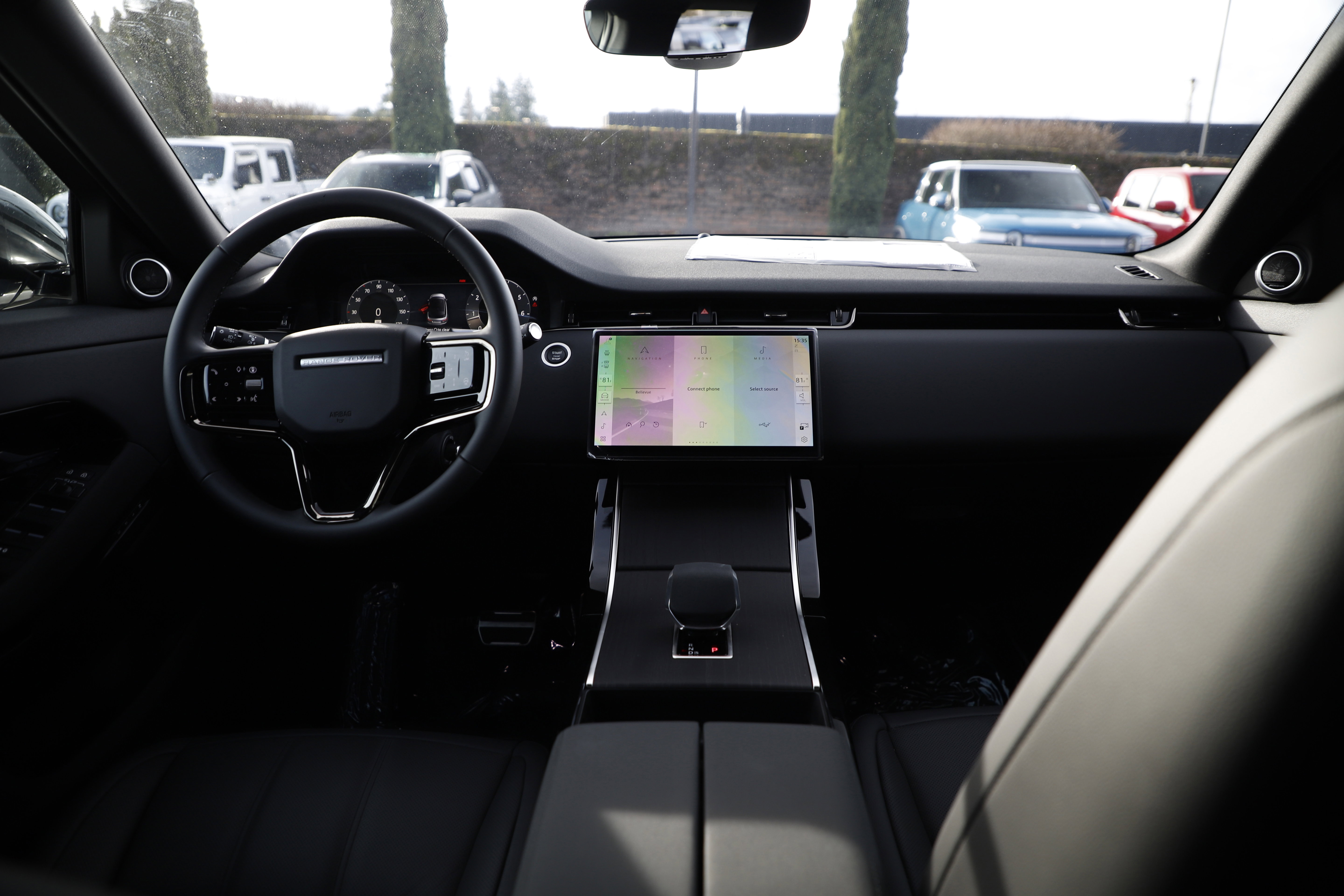 New 2025 Land Rover Range Rover Evoque Dynamic SE image 16
