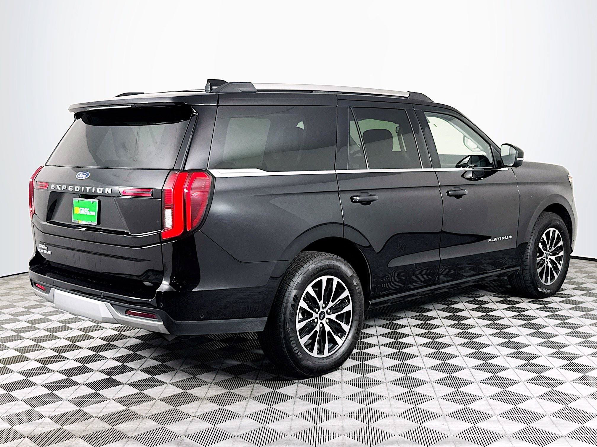 Used 2025 Ford Expedition Platinum AWD/4WD image 8