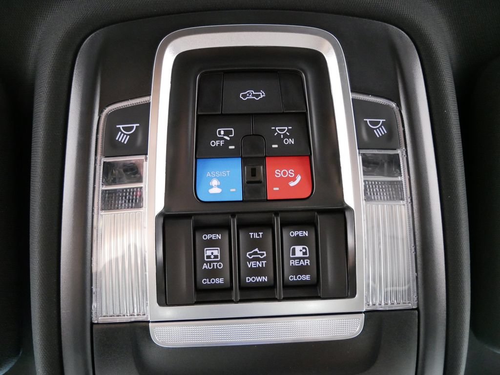 New 2026 RAM 3500 Laramie AWD/4WD image 28